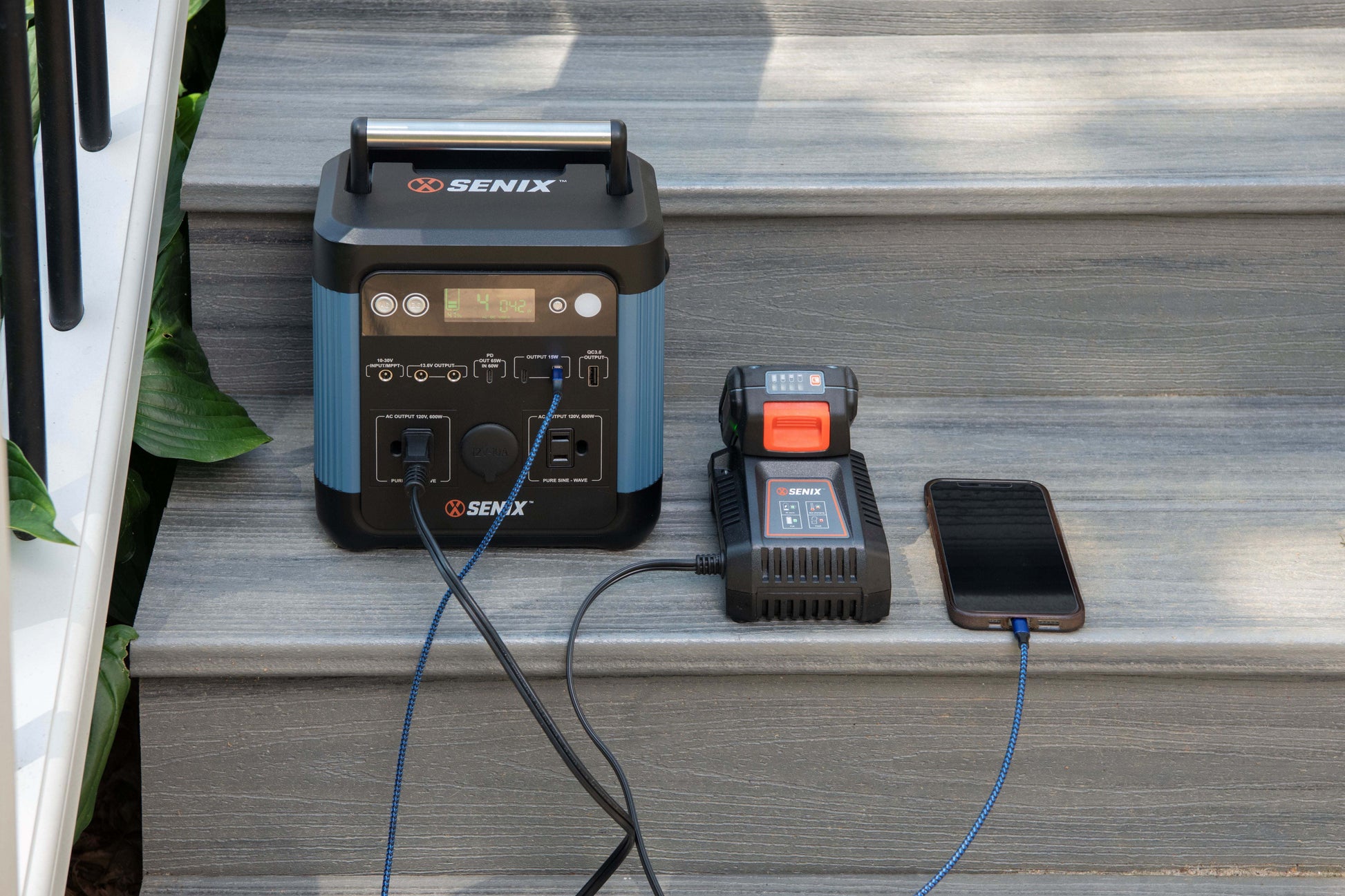 SENIX 600 Watt Power Station | Portable Power | SENIX Tools